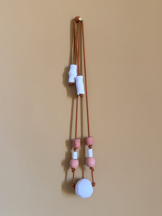 Le collier mural
